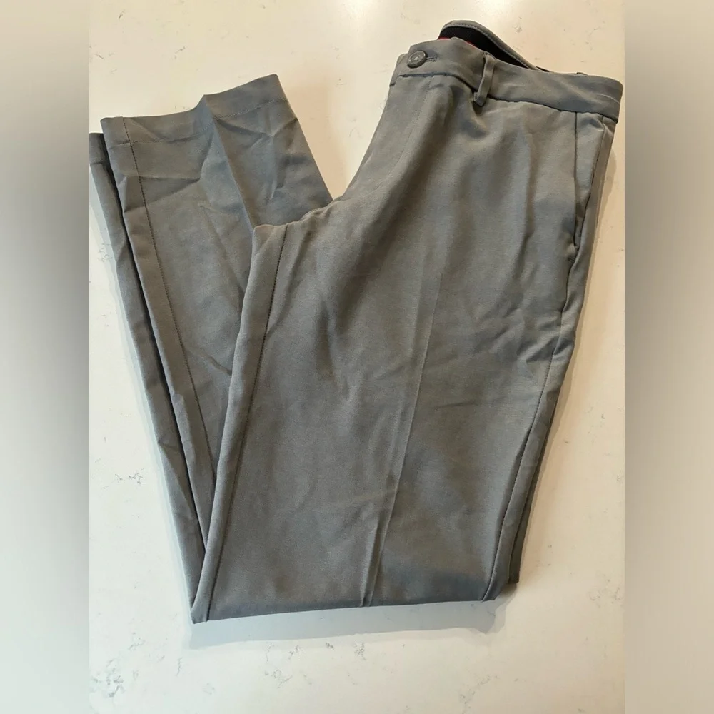 Van Heusen Flex Front Men’s Slacks - Picture 2 of 3